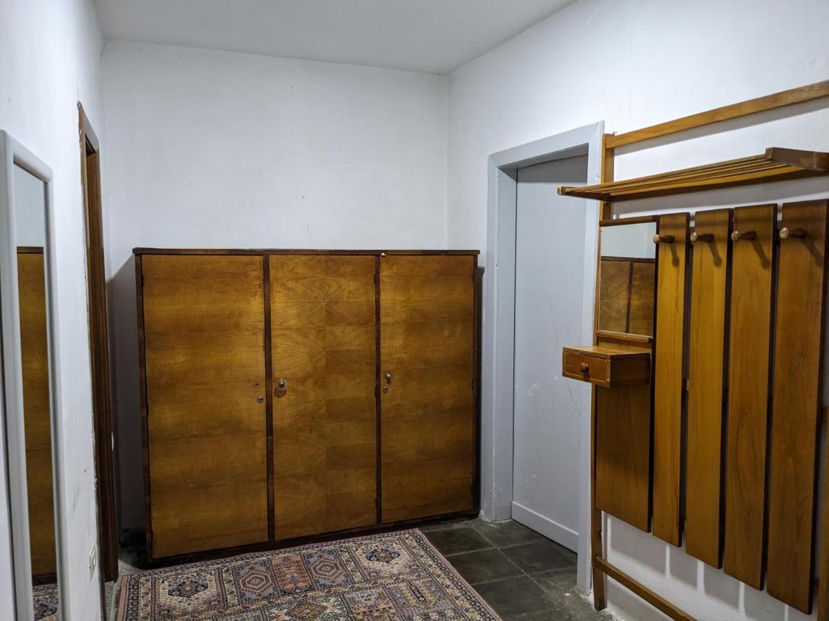 Communist Style Room شكودر المظهر الخارجي الصورة